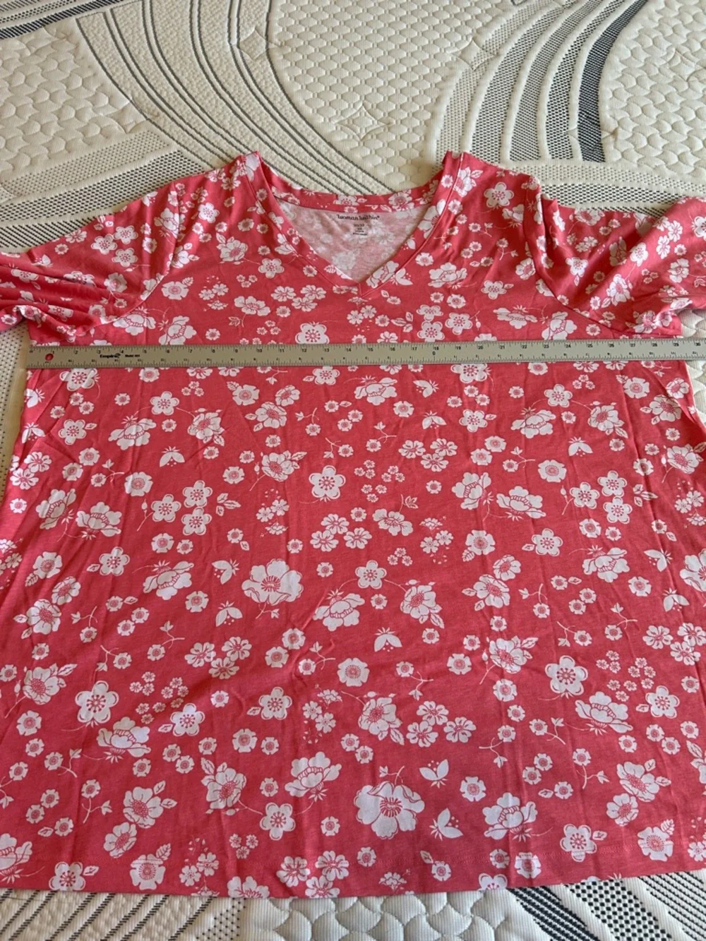 NWOT Woman Within Coral and White Floral Scoop Neck 3/4 Sleeve Top 3X - Picture 6 of 8